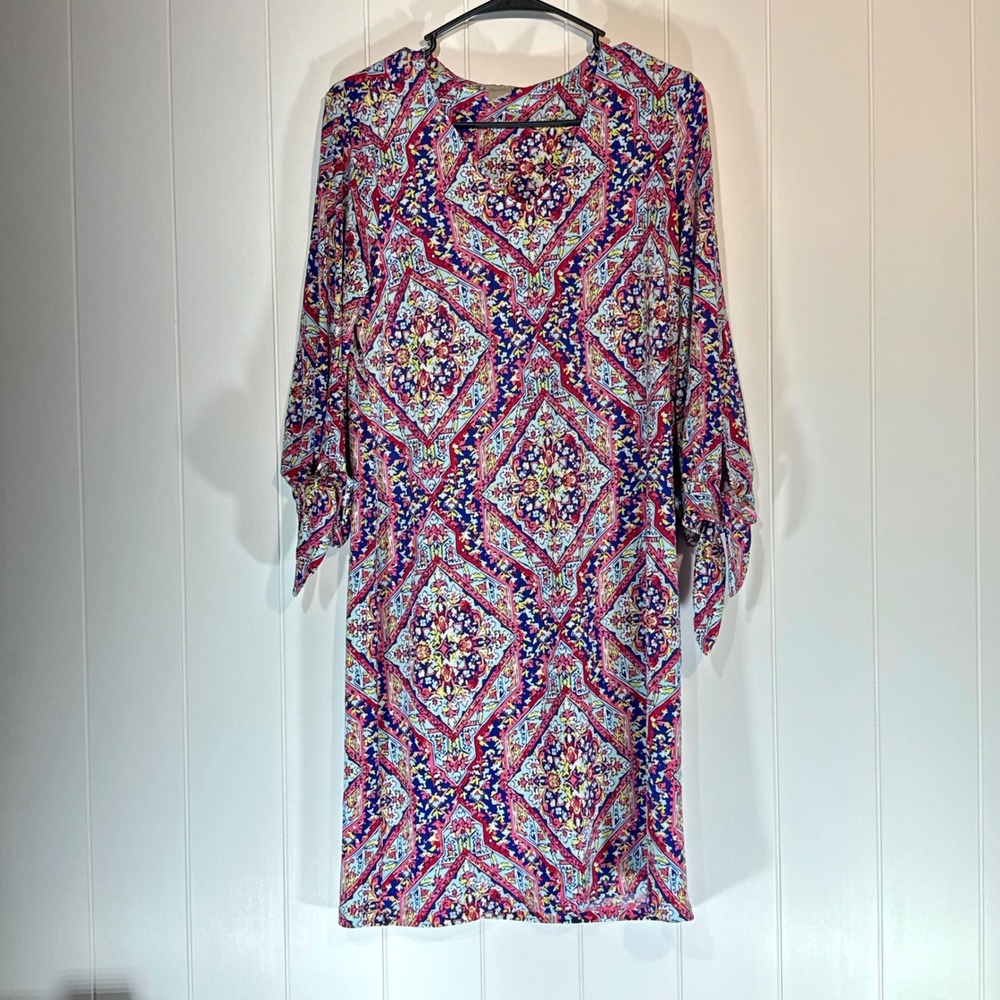 Chicos Pink Blue Medallion Print V-Neck Shift Dress Tie Cuff Size 0- 4/6